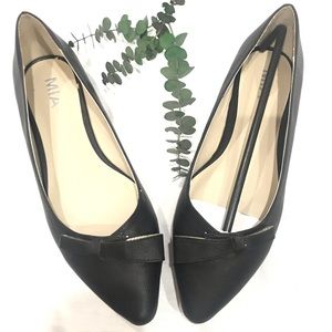 New MIA Pointy Toe Black Flat Bow Accent. Size 9.